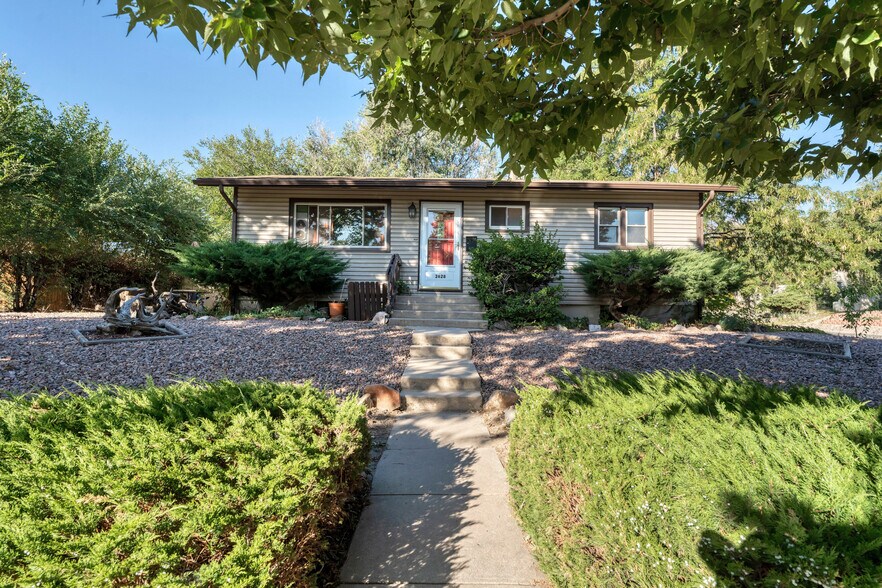 Building Photo - 2628 Green Ridge Dr