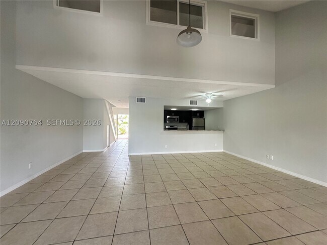 Building Photo - 6848 SW 37th St