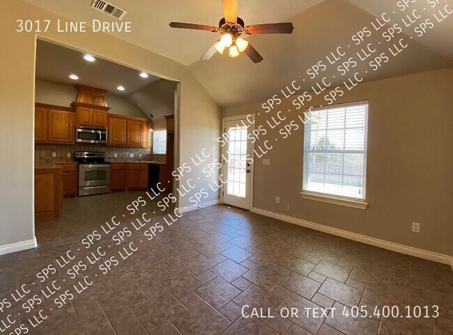 Building Photo - 3017 Line Dr