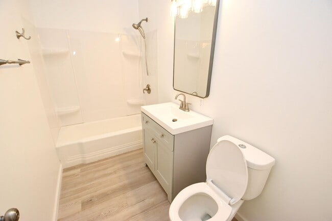 Building Photo - Inground swimming pool, 3 bedroom 1.5 bath home in South Bend IN