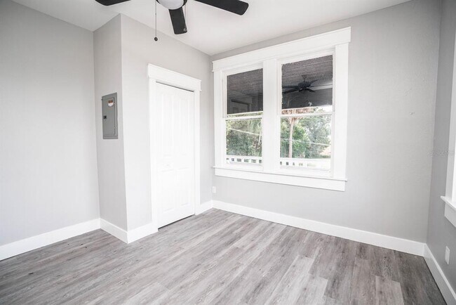 Building Photo - 2817 N Taliaferro Ave