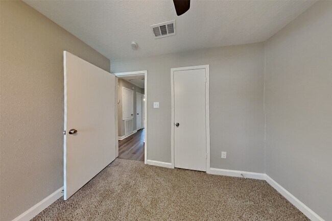 Building Photo - 216 Tara Plantation Dr