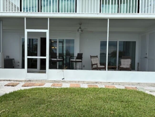 Building Photo - Marco Towers