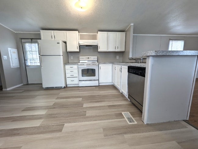 Building Photo - 13314 Pecan Tree Dr