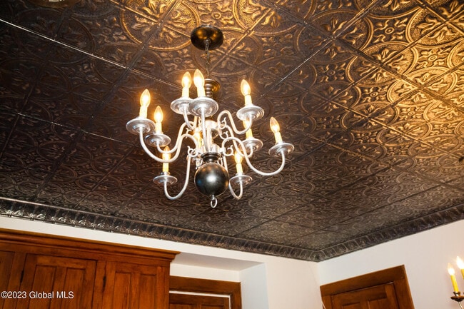 Building Photo - 48 Salem St