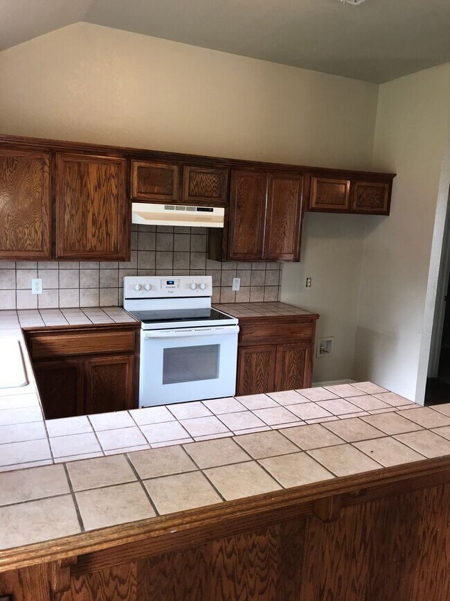 Building Photo - Check out this amazing home for rent