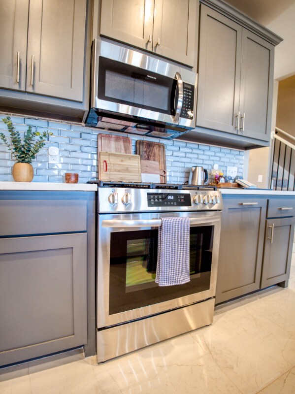 Building Photo - 613 Abadan Dr