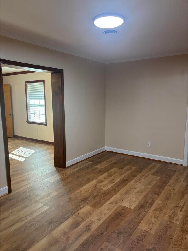 Building Photo - 855 Whatley St