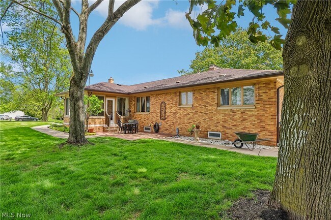 Building Photo - 836 Jacoby Rd