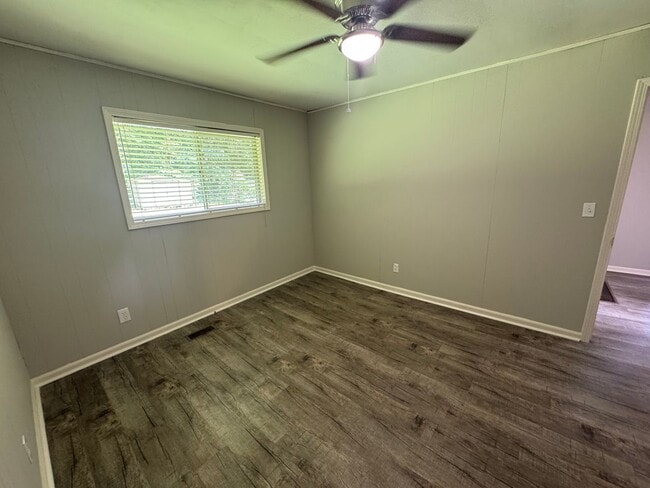 Building Photo - Nice 3/1 House in Lindale- $1,395
