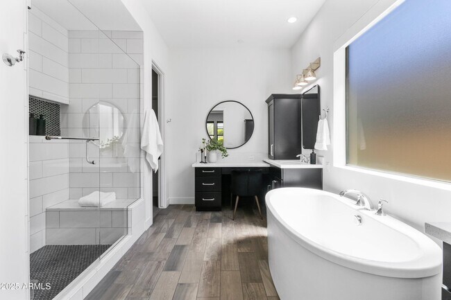 Building Photo - 3890 E Andalusia Ave