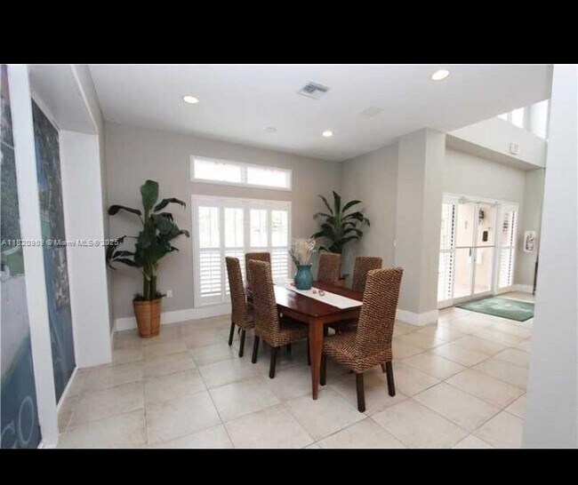 Building Photo - 15570 SW 105th Ln