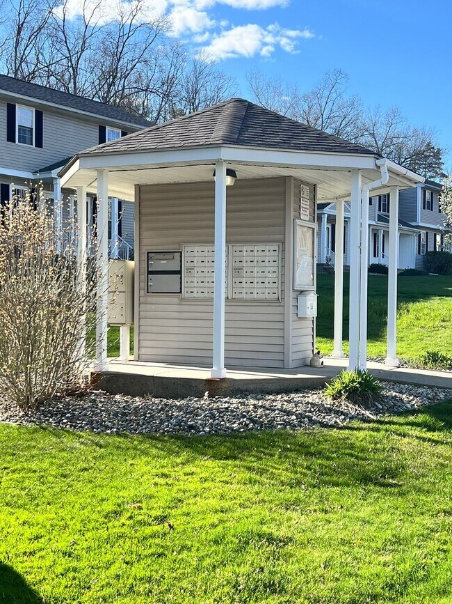 Building Photo - Beautiful Two Bedroom, Two Bath Condo in Ludlow. Available Now!