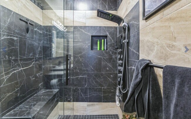Building Photo - Fully Furnished Luxury Home with Solar