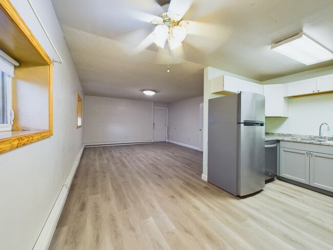 Building Photo - 2663 S Turner St