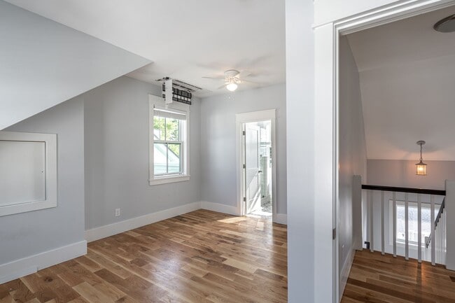 Building Photo - 22 Reid St