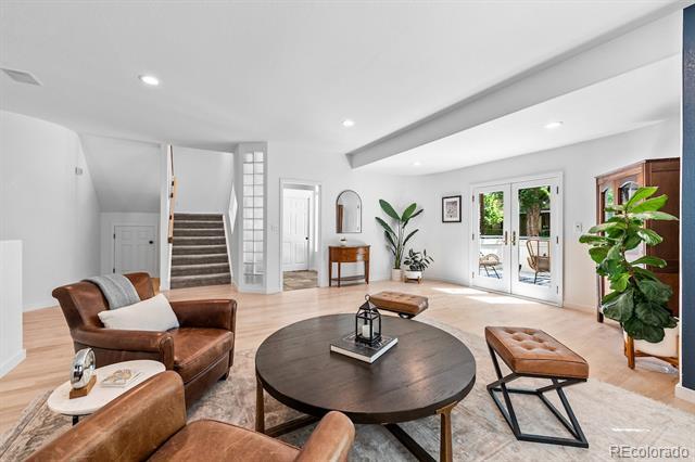 Building Photo - 1065 S Race St