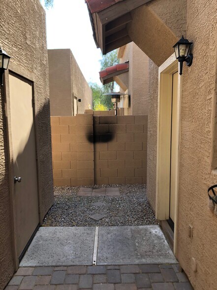 Building Photo - 17610 N 17th Pl