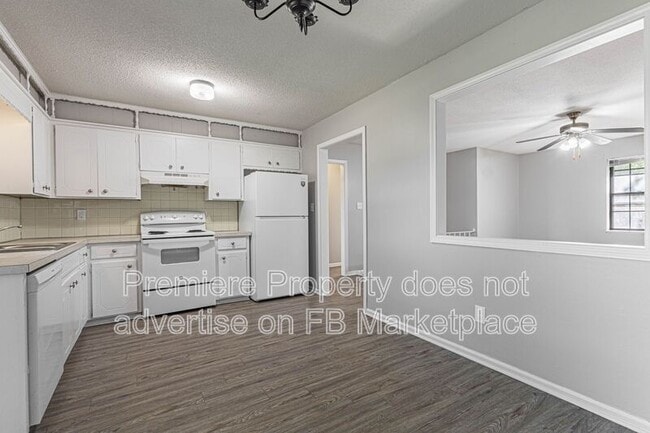 Building Photo - 2527 NW 6th St