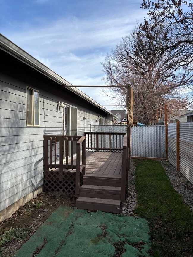 Building Photo - 200-204 NE 7th St