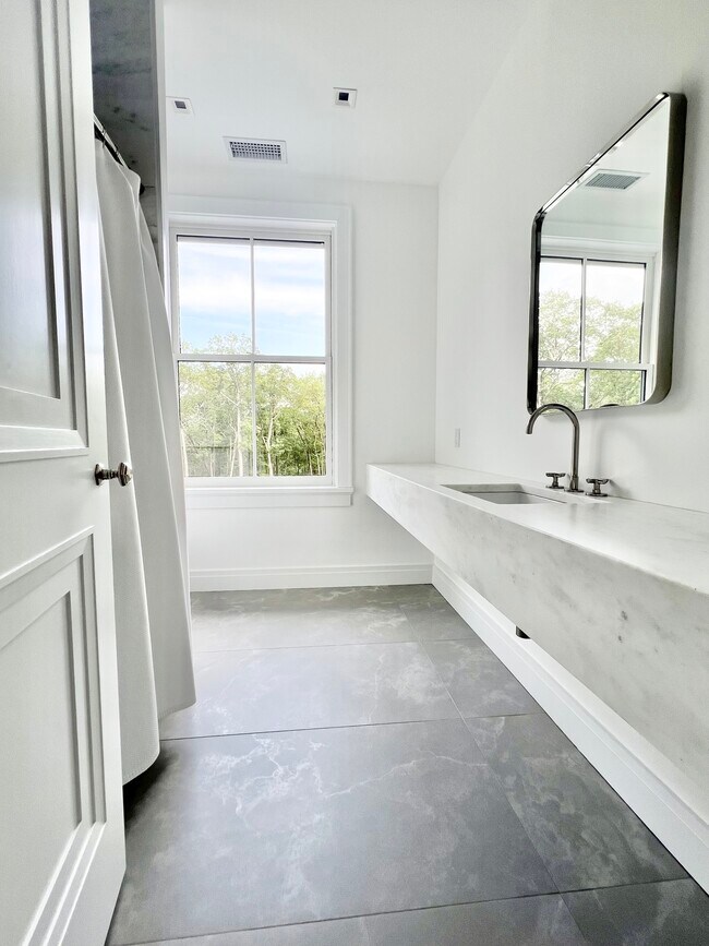 Building Photo - 36 Yuza Mini Ln