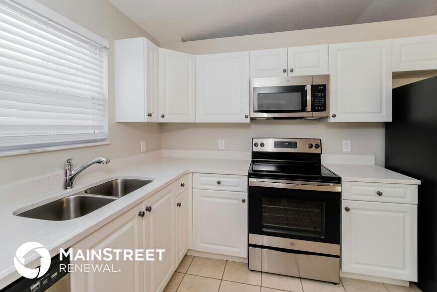 Building Photo - 1160 N St Johns St