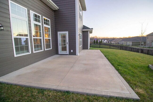 Building Photo - 7407 Pemberton Dr