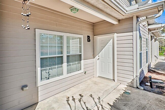 Building Photo - 2710 NW 104th Ct