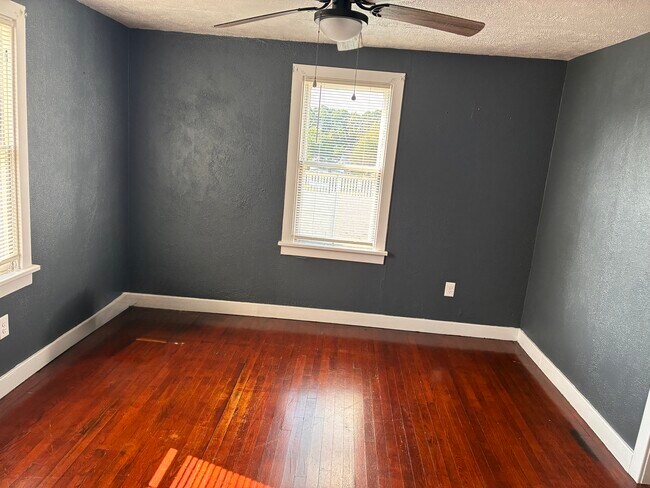 Building Photo - 1566 Philadelphia St