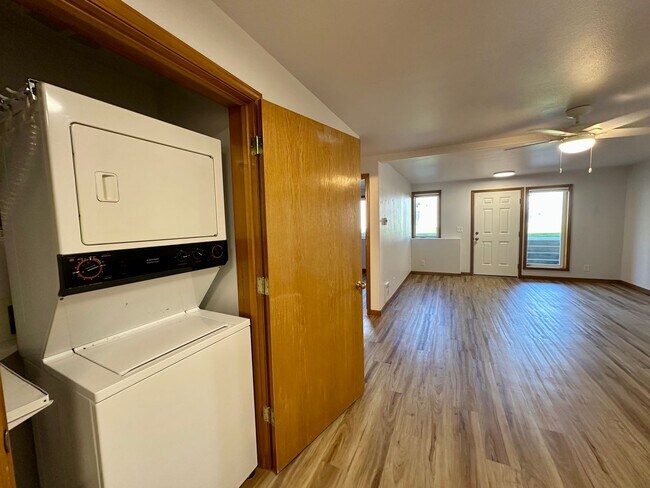 Building Photo - 4244 Wintergreen Cir