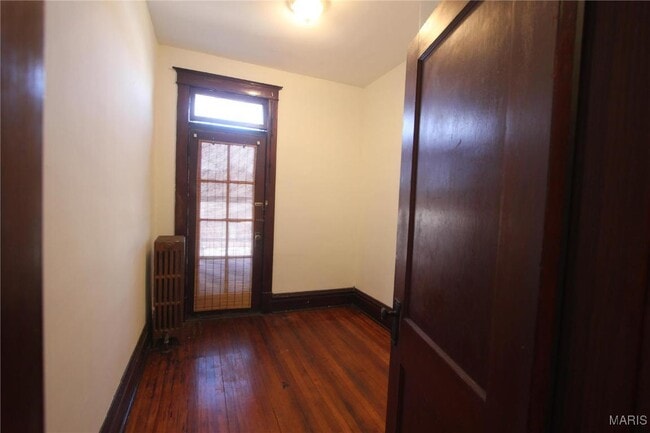 Building Photo - 6622 Vermont Ave