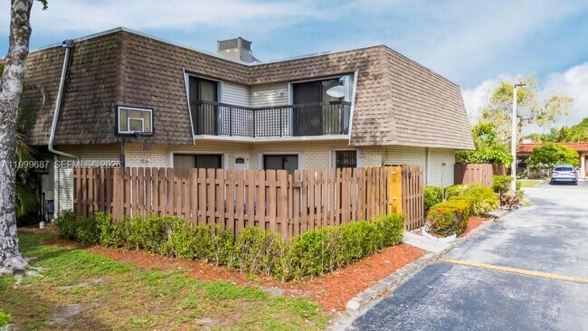 Building Photo - 8107 SW 23rd Ct