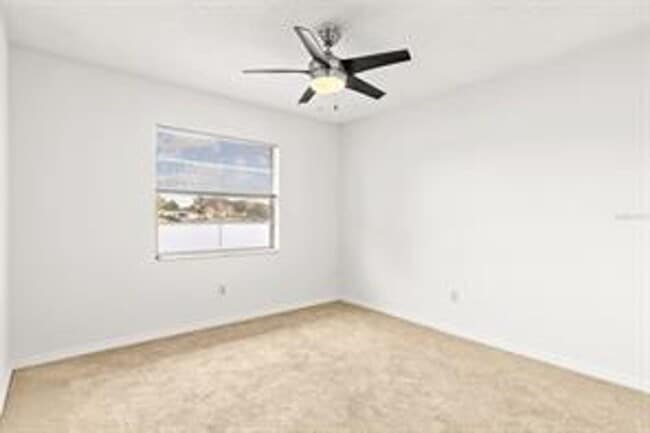 Building Photo - Lakefront Living in Longwood – Winsor Manor