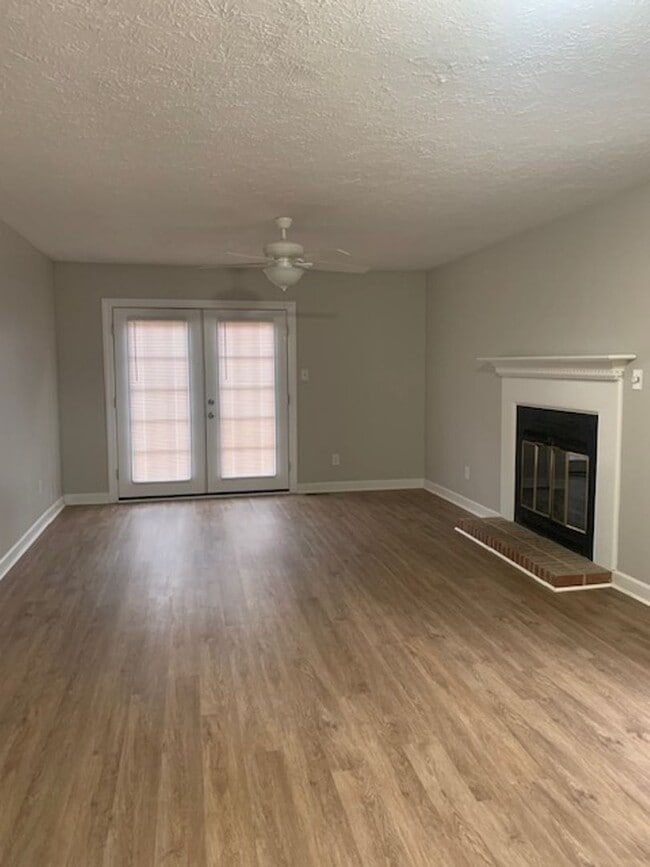 Building Photo - 2-Bedroom, 2- Bath Condo in Carolina Pines