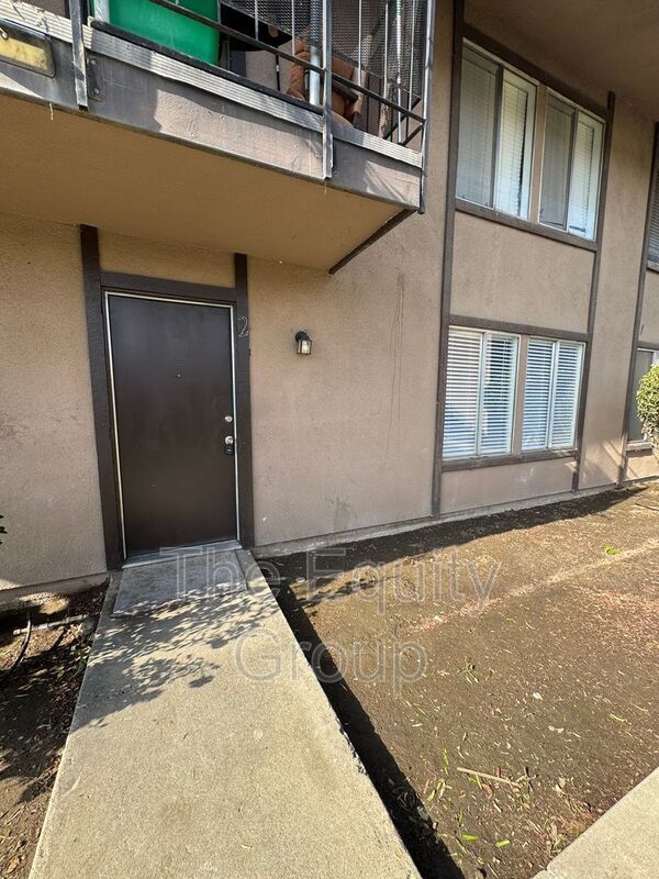 Primary Photo - 3549 W Campus Ave.