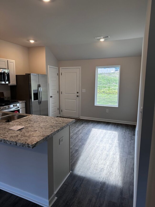 Building Photo - 2025 Home for Rent!