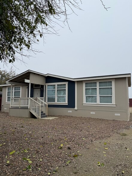 Building Photo - 819 Dianne Dr