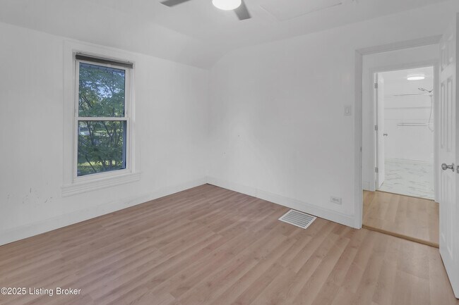 Building Photo - 120 E Ashland Ave