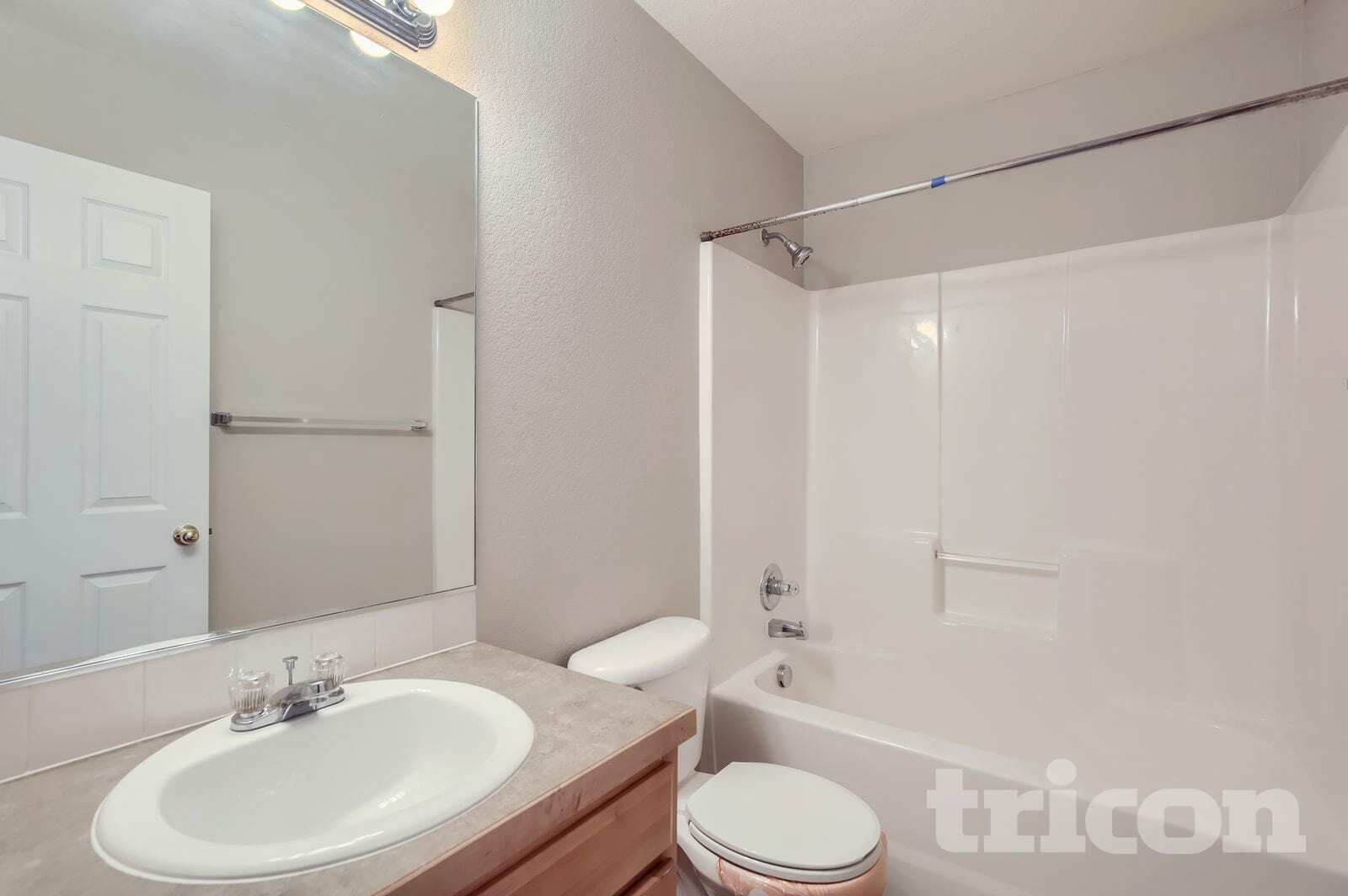 Building Photo - 1711 86th Ave