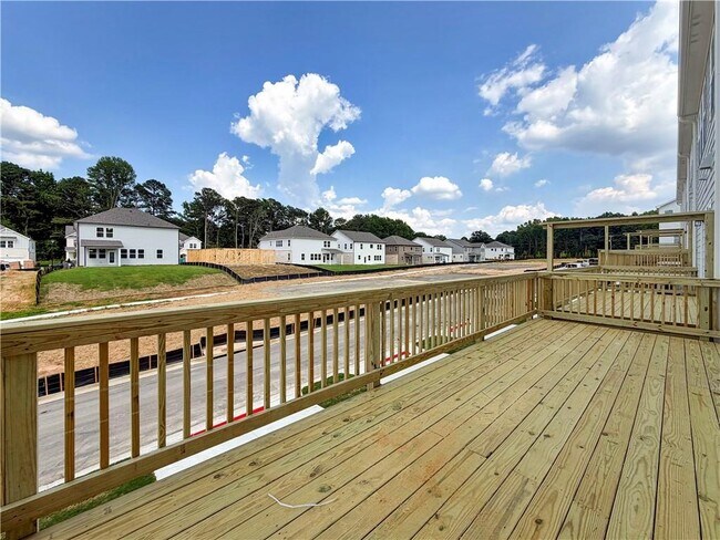 Building Photo - 2712 The Ln NE