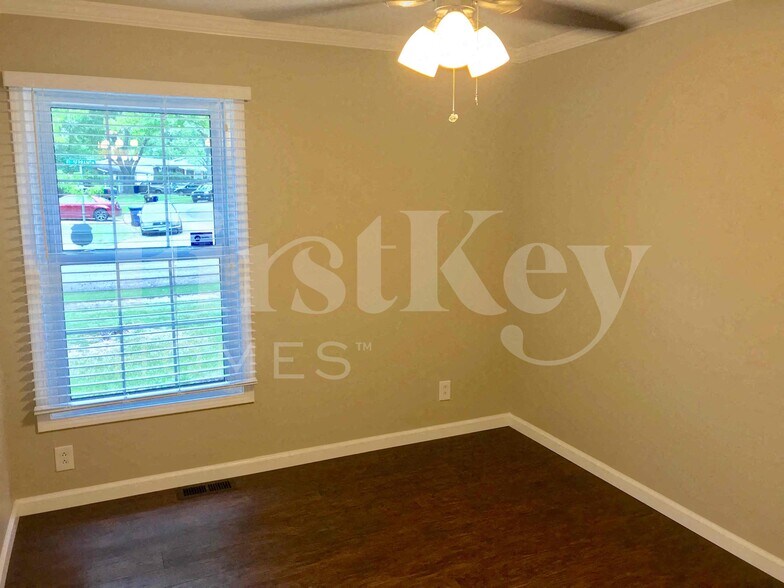 Building Photo - 6380 El Serrano Dr