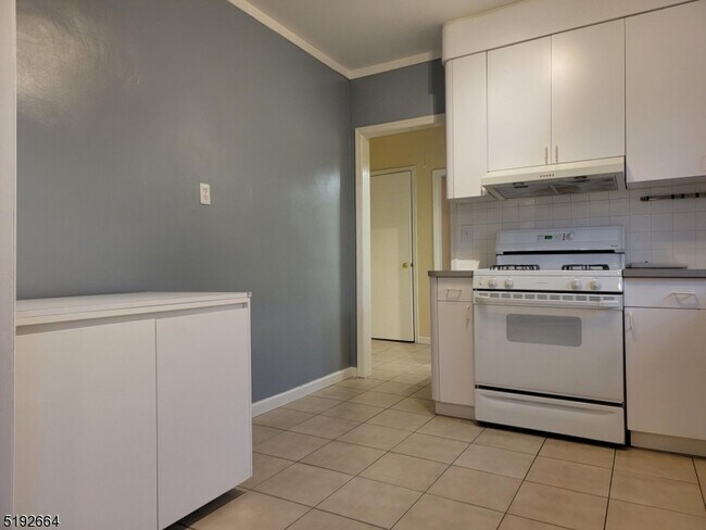 Building Photo - 26 W Price St