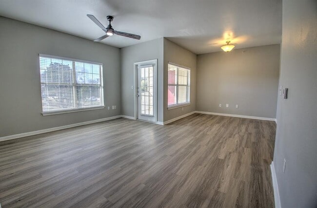 Building Photo - 2320 Gracy Farms Ln