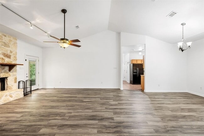 Building Photo - 1301 S Quinlan Park Rd
