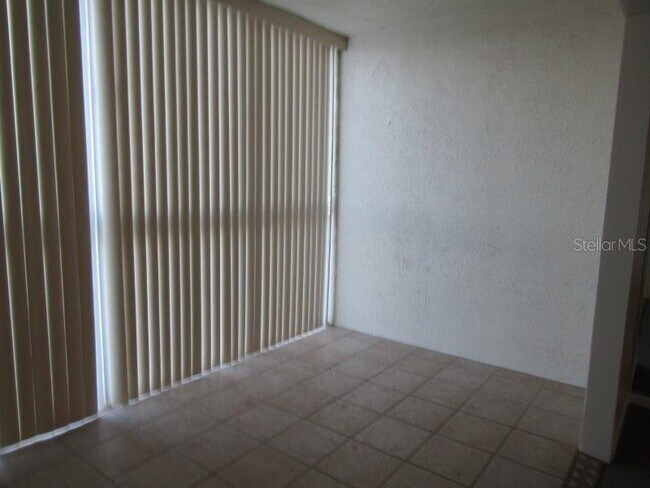 Building Photo - 4939 Floramar Terrace