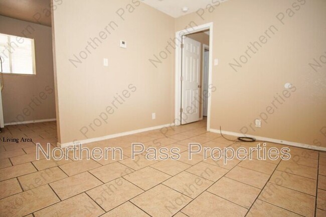 Building Photo - 8612 Lawson St