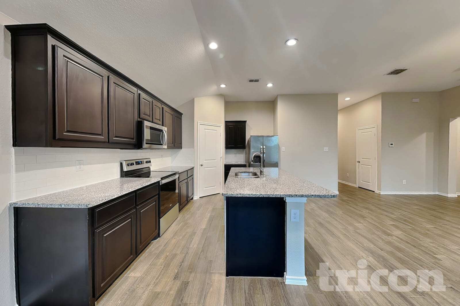 Building Photo - 9125 Nevis Dr
