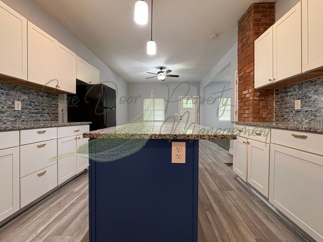Building Photo - RANCH STYLE HOME!!!