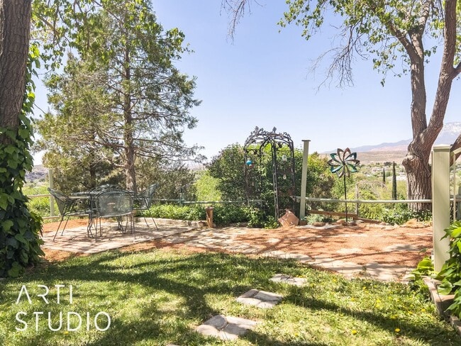 Building Photo - Newly Remodeled Home in LaVerkin
