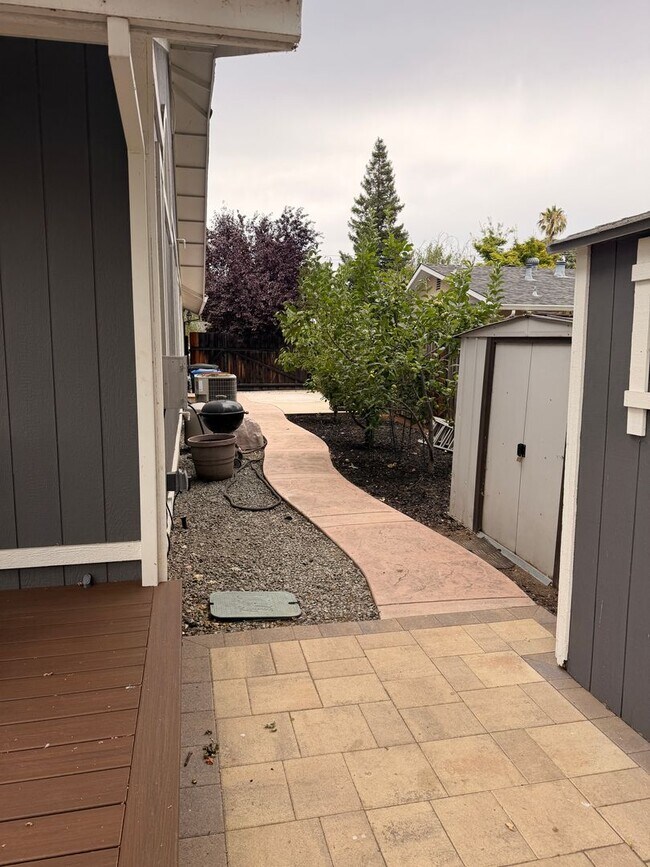 Building Photo - 941 Faned Way